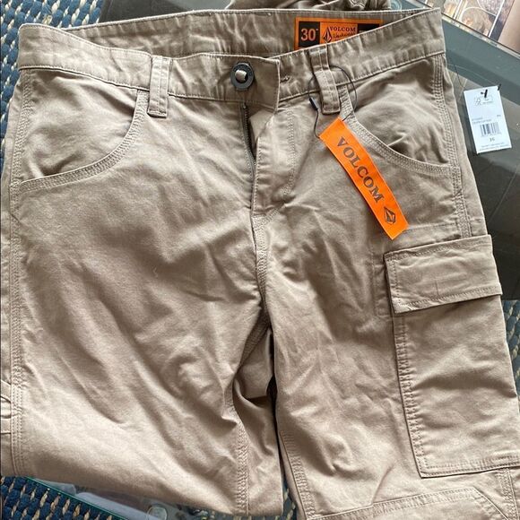 Volcom Workwear Tan Cargo pants, elastic ankles 30 x 30 NWT 6 pockets - Picture 1 of 6